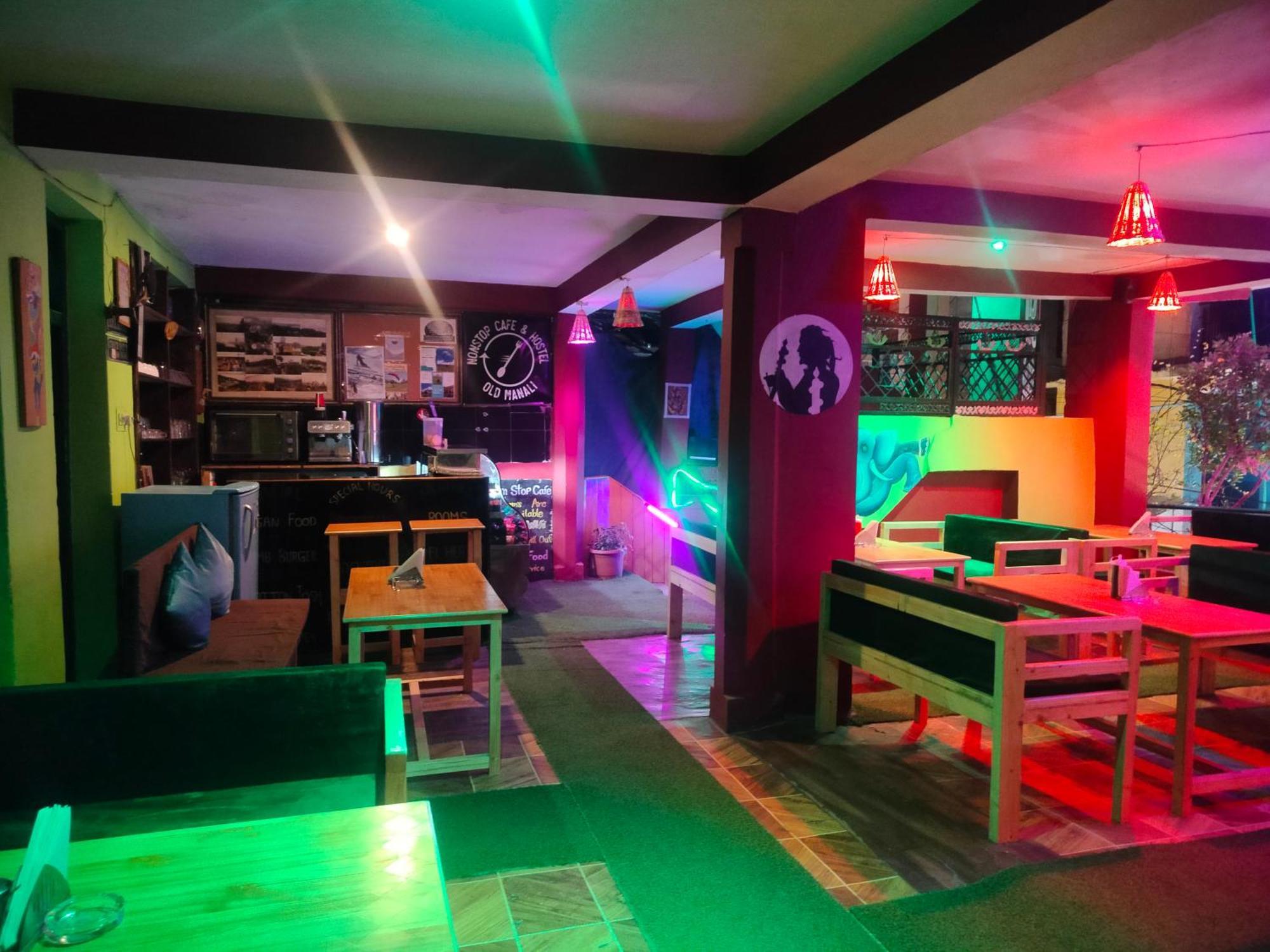 Non Stop Cafe Hostel & Stay Манали Экстерьер фото
