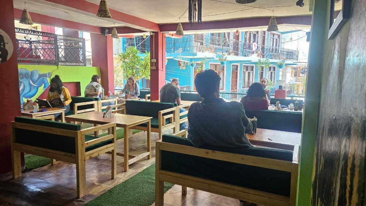 Non Stop Cafe Hostel & Stay Манали Экстерьер фото