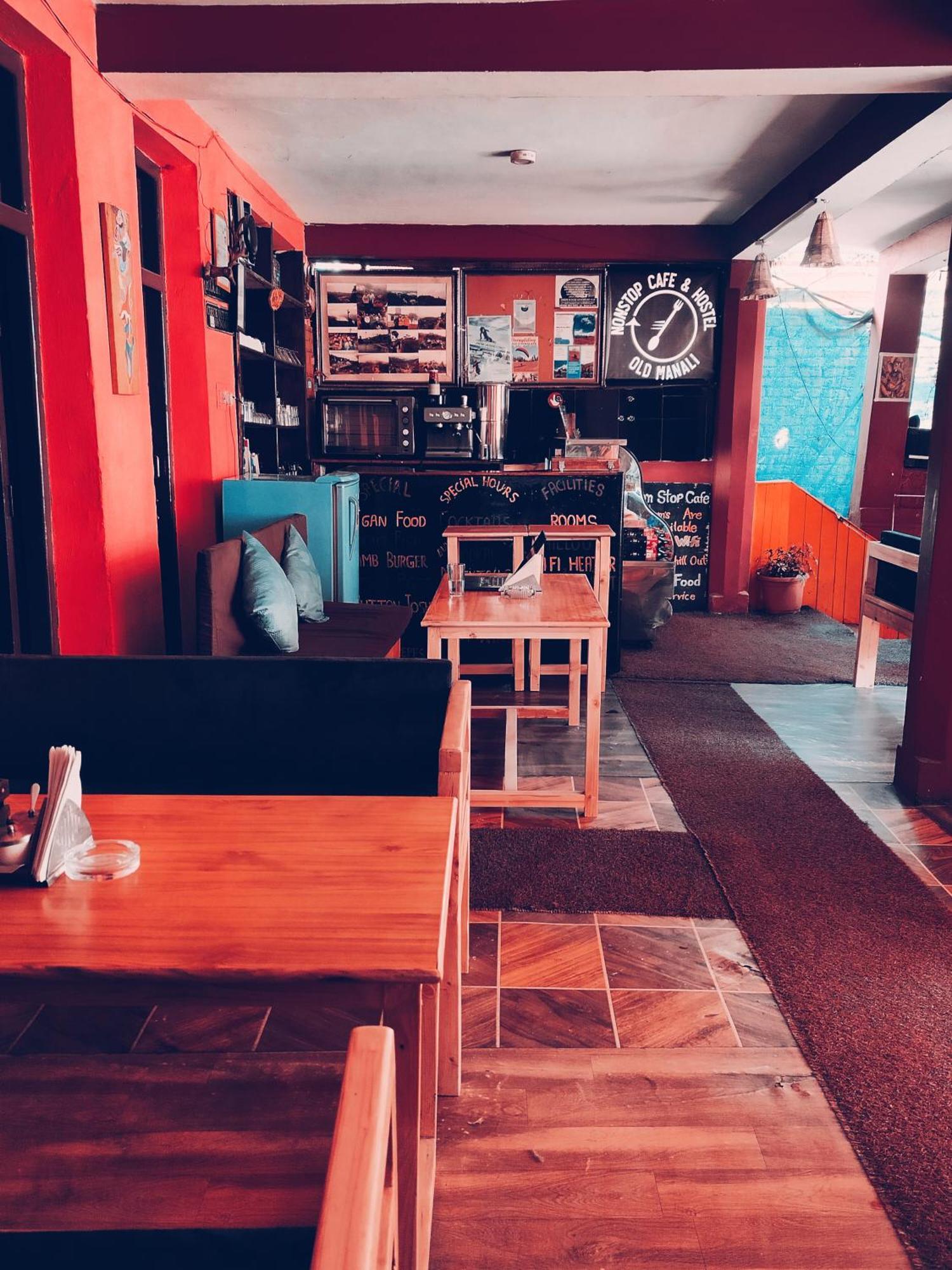 Non Stop Cafe Hostel & Stay Манали Экстерьер фото