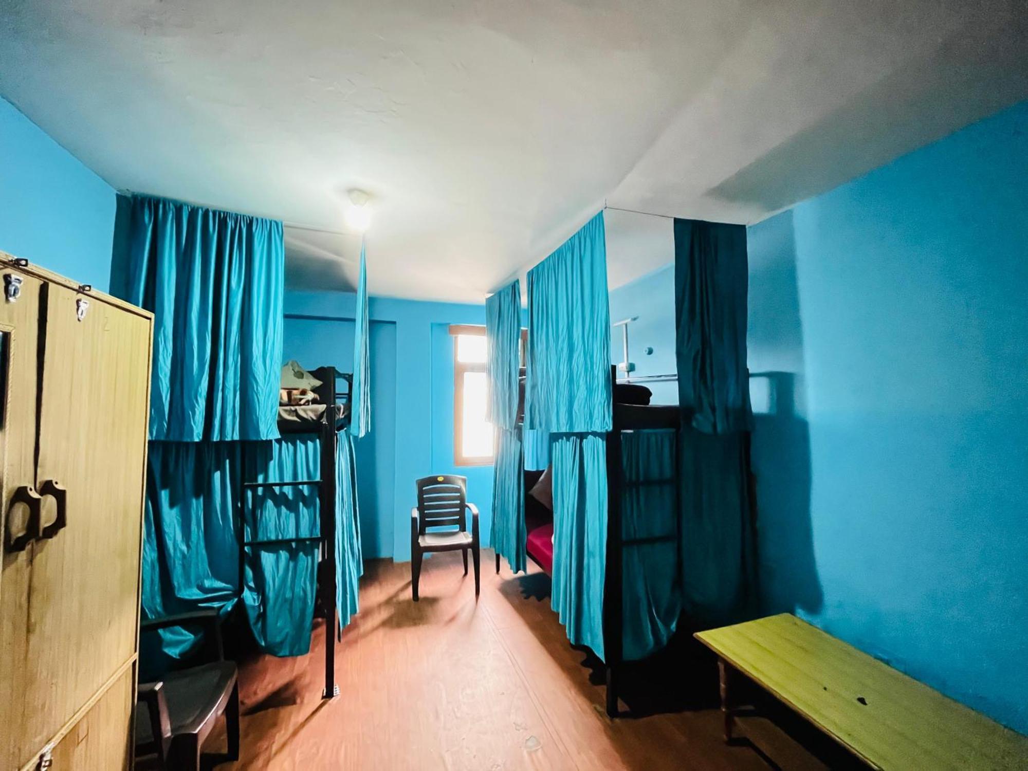 Non Stop Cafe Hostel & Stay Манали Экстерьер фото